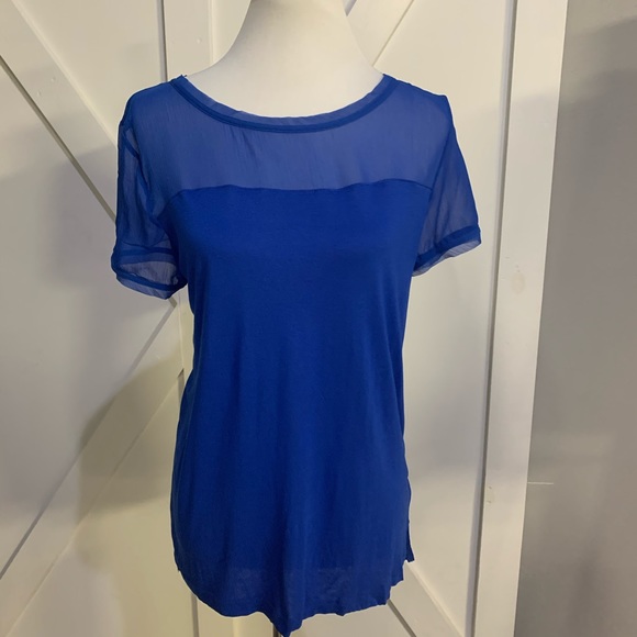 H&M Tops - Blue sheer short sleeve top